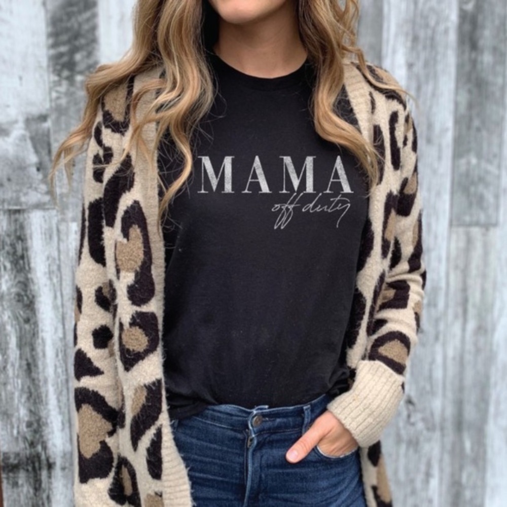 Vintage Mama Off Duty Graphic Bella Canvas Tee - Picture 1 of 2